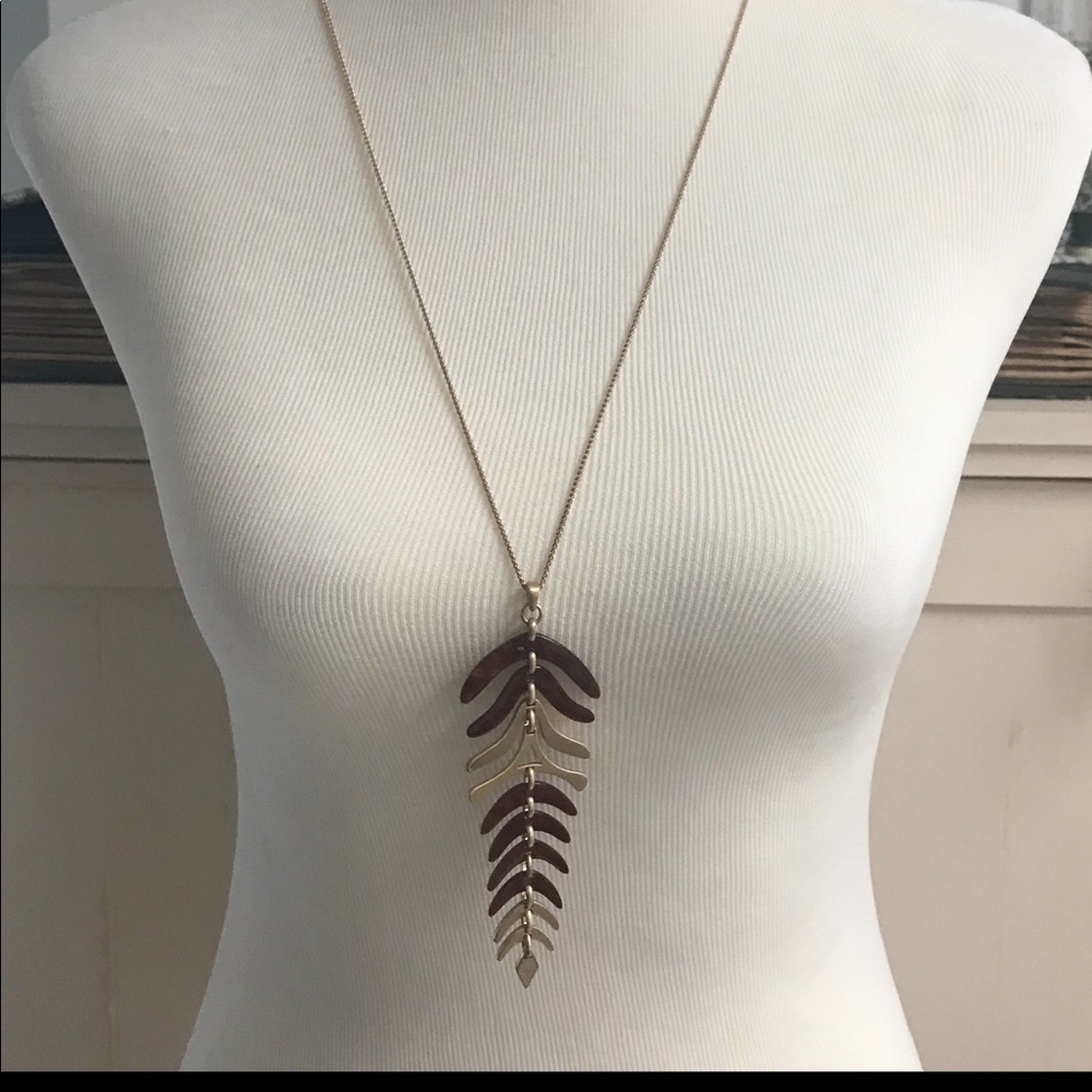 NWT 40” chain necklace w/leaf 11 pc. Pendant